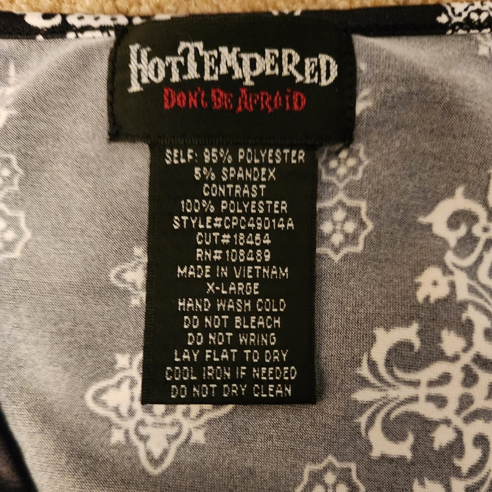 Hot tempered Women's XL top - Picture 2 of 3
